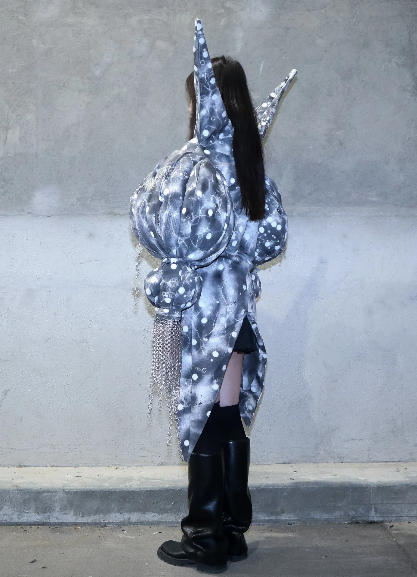 Inhalation garment shown from the back three-quarter view