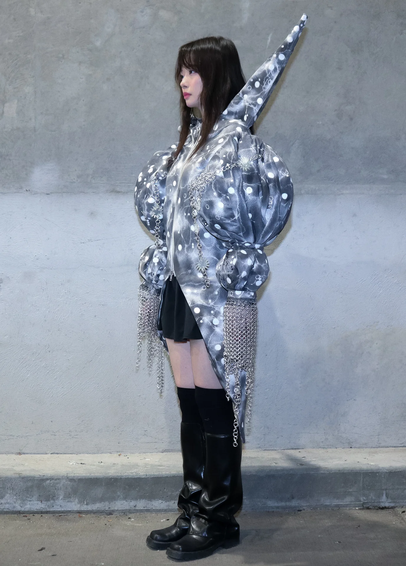 Inhalation garment shown from the front three-quarter view
